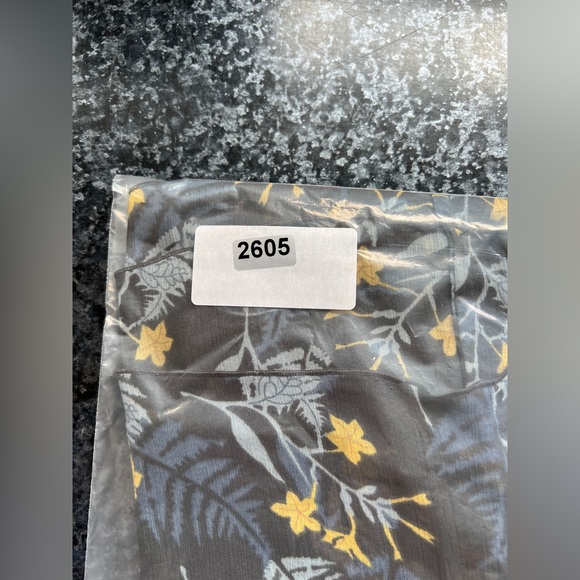 Cabi Sleeveless Blouse - Picture 11 of 12